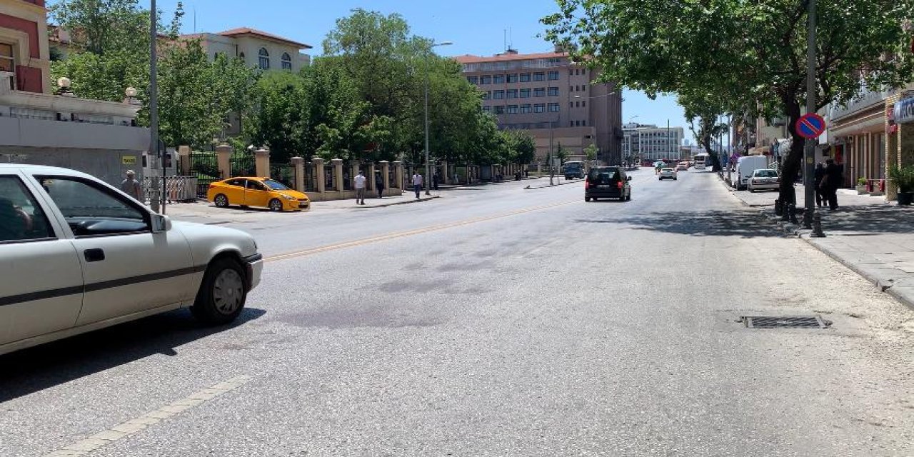 Ankara'da yolda yürürken düşen alkollü kadına otomobil çarptı