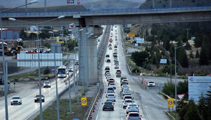 Yerlikaya yurttaşları uyardı: 24 saat içinde 668 trafik kazası meydana geldi