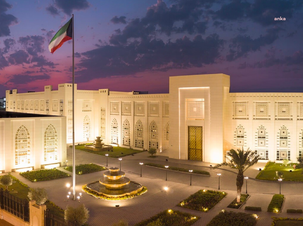 Kuveyt, Lübnan'daki vatandaşlarına ülkeyi terk etmeleri çağrısında bulundu