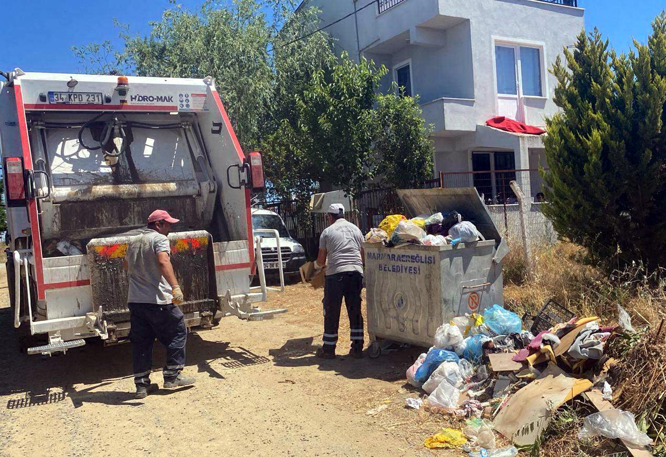 Tatilcilerin akın ettiği Marmaraereğlisi'nde 450 ton çöp toplandı