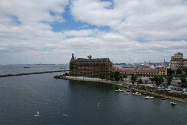 Restorasyonu devam eden Haydarpaşa Garı'nın son hali havadan görüntülendi