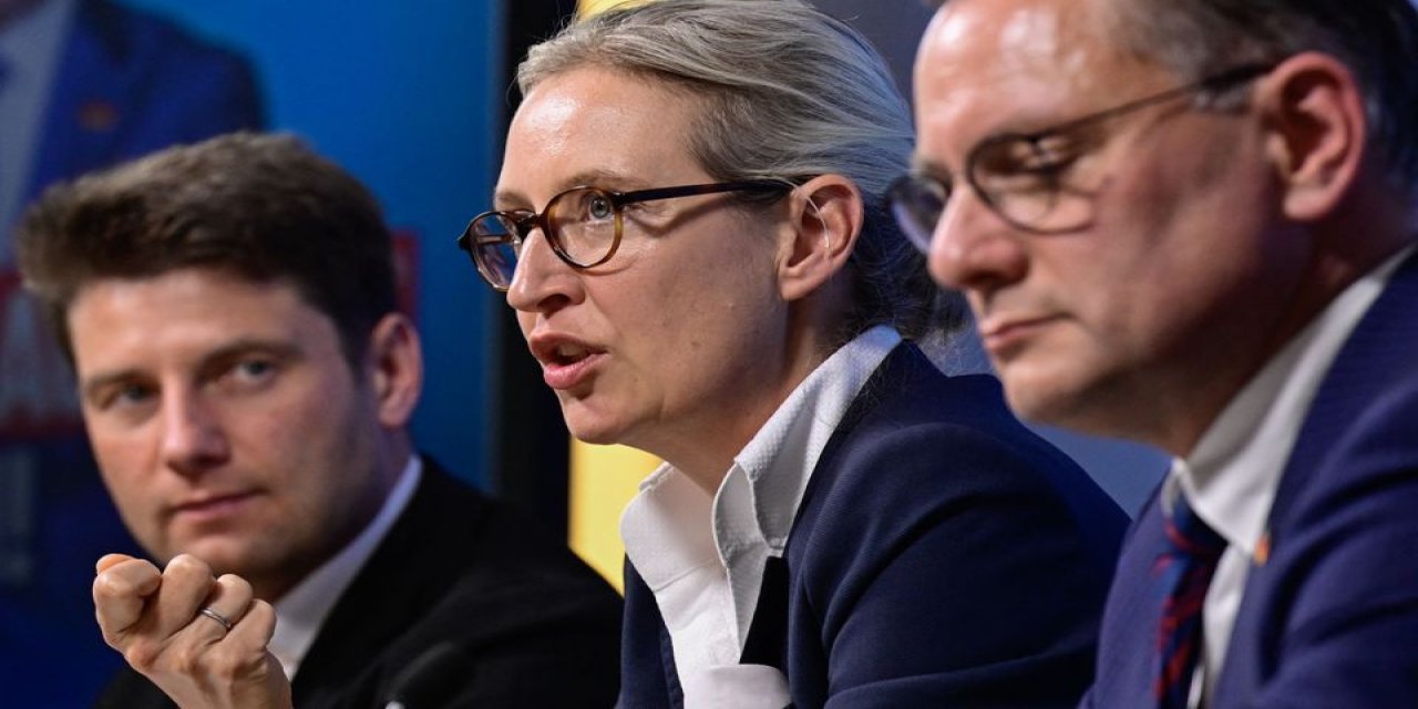 Aşırı sağcılar Avrupa Parlamentosu'nda yeni bir grup kurmaya hazırlanıyor