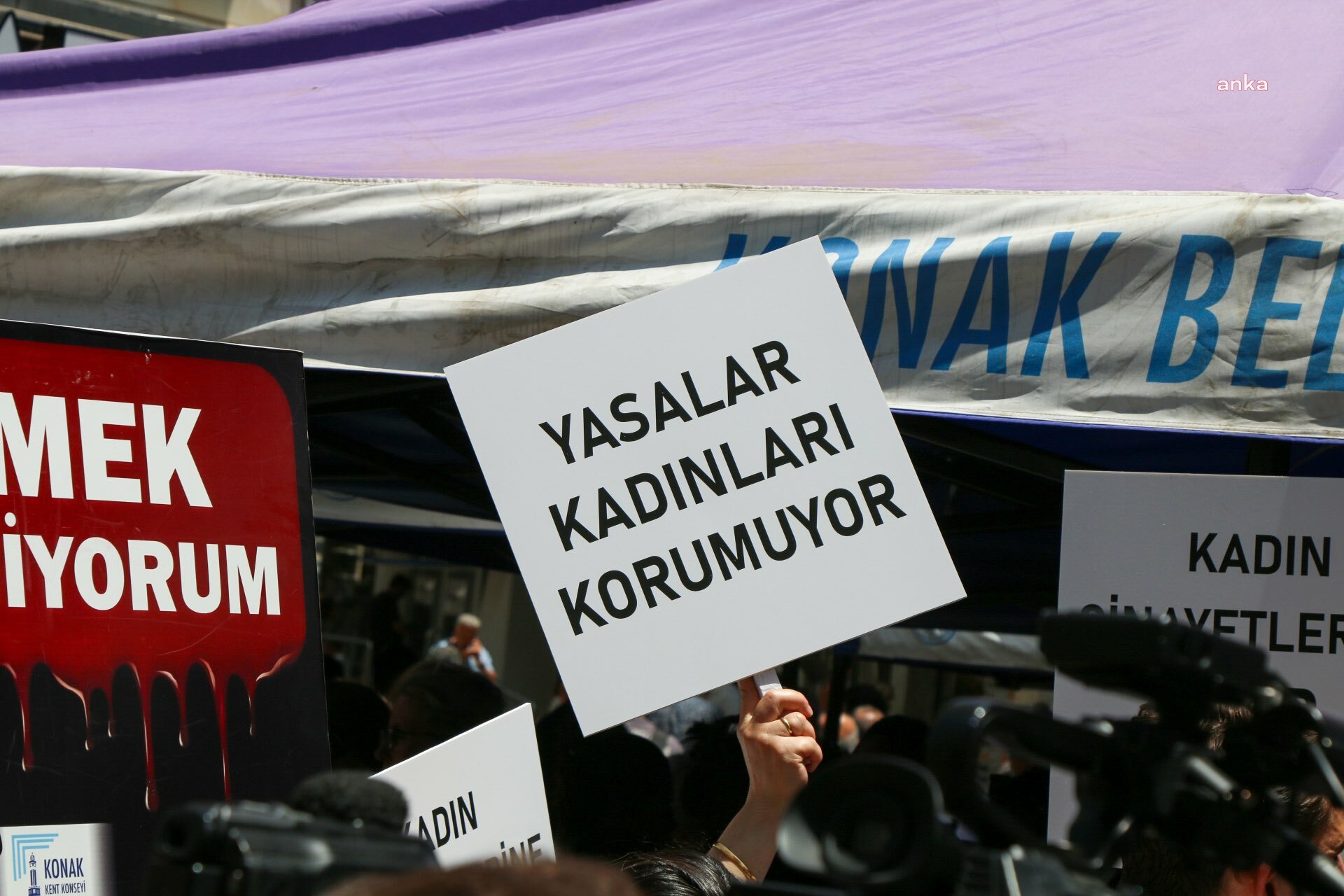 Bir haftada İzmir’in Konak ilçesinde 3 kadın katledildi: Hep birlikte bugünden itibaren sokaklardayız