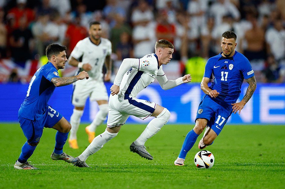 İngiltere ve Danimarka son 16'ya kaldı: Sırbistan hayal kırıklığı yaşattı