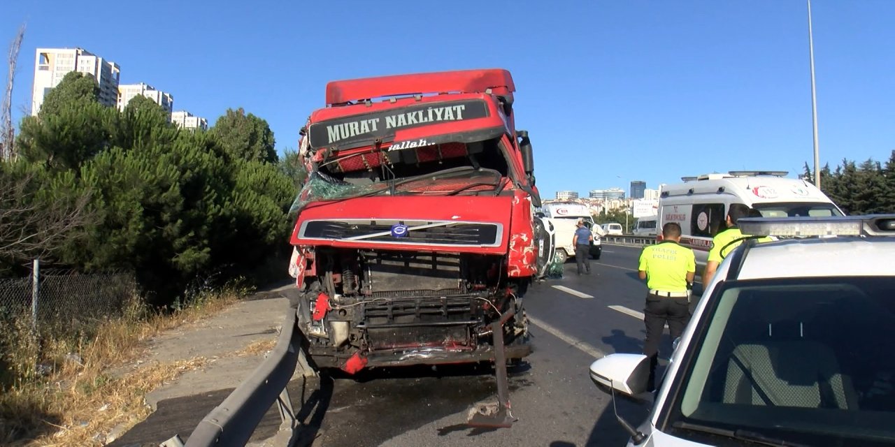 TEM Otoyolu'nda on araç zincirleme kaza yaptı; 5 kişi yaralandı