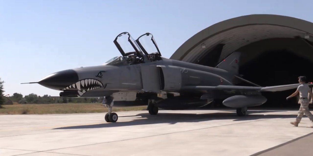 Genelkurmay Başkanı Orgeneral Gürak ve Orgeneral Kadıoğlu F-4 ile uçtu
