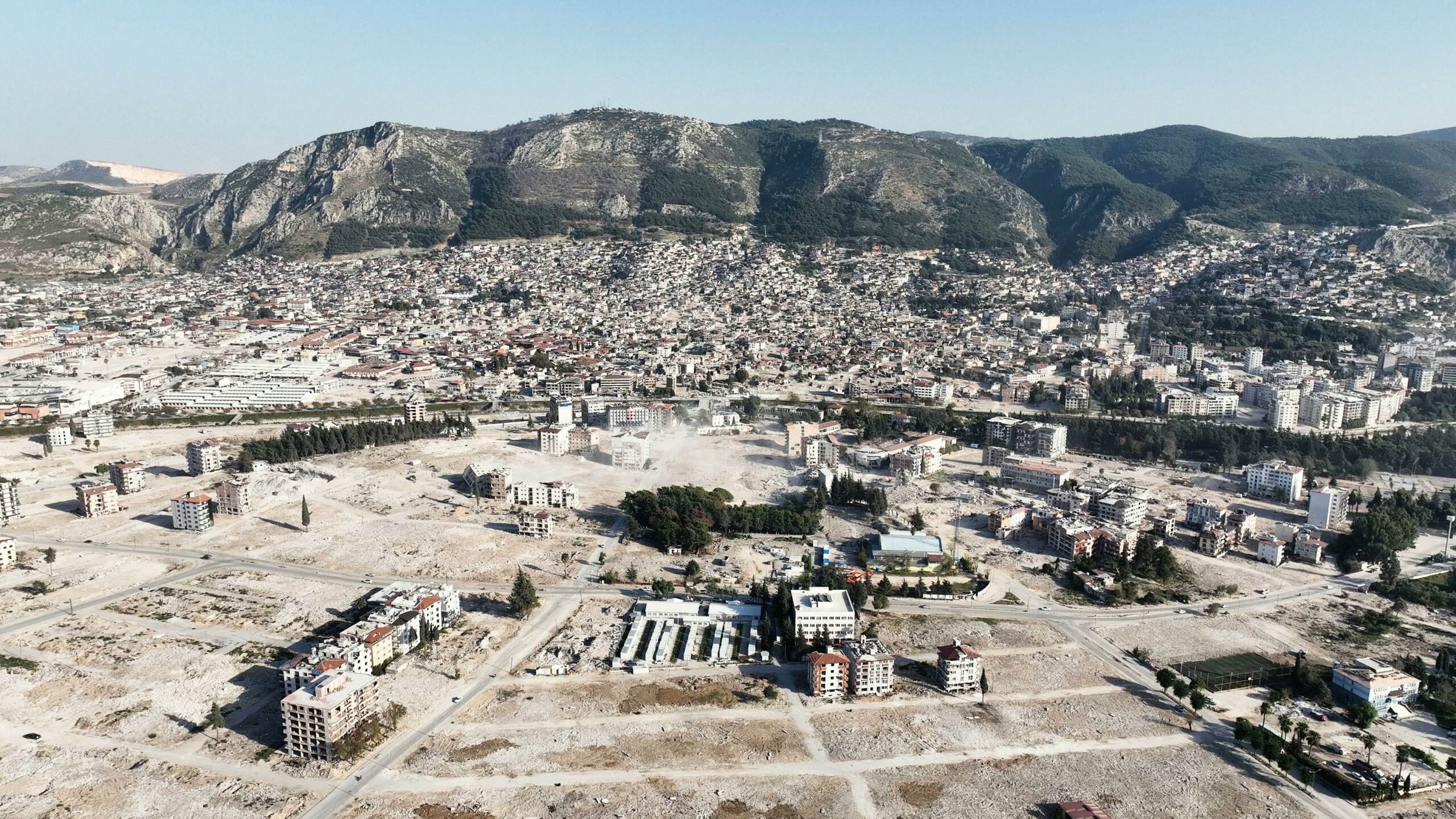 CHP'li Güzelmansur Hatay'da rezerv alan ilan edilen bölgeler için iktidara seslendi