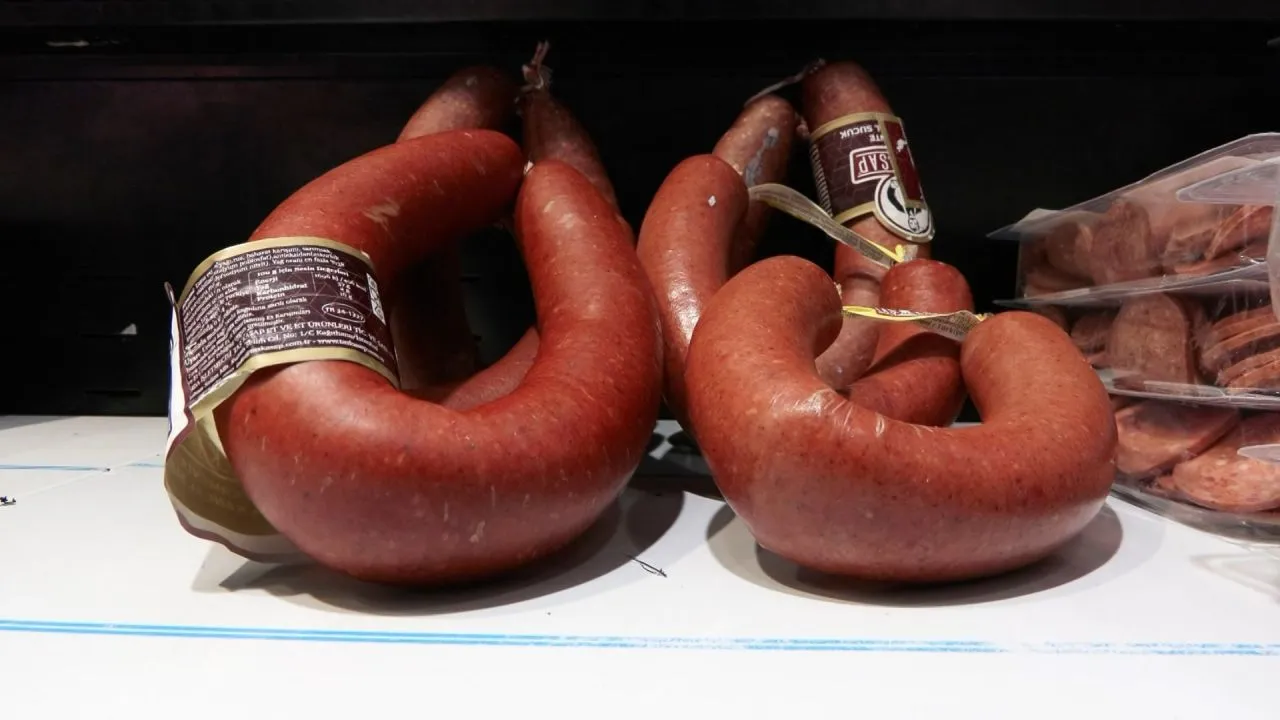 3 kangal sucuğun 150 liradan satılmasına uzmanlar tepkili