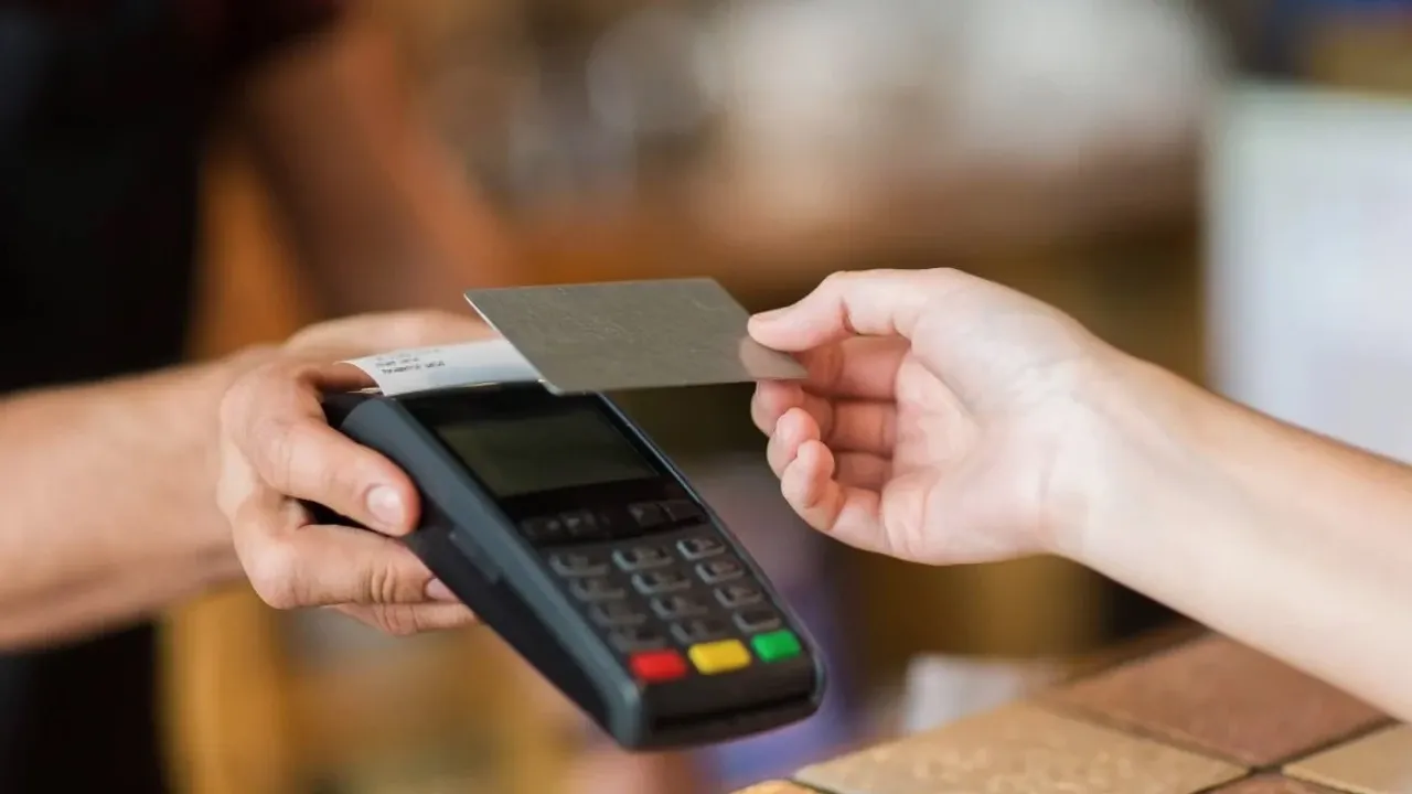 Kredi kartlarında yeni dönem: Yarından itibaren temassız limiti artıyor