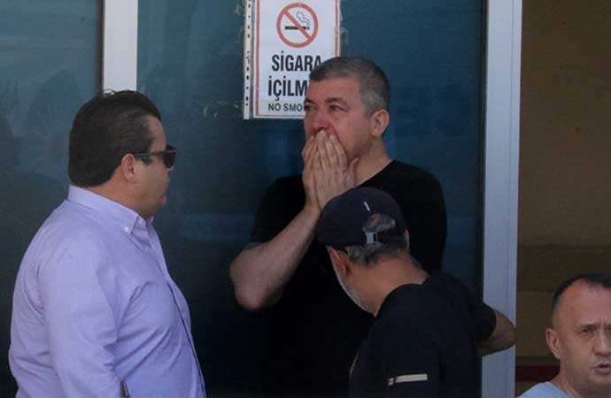 İsmail Küçükkaya’nın annesi suda kalp krizi geçirdi! Gözyaşlarına engel olamadı