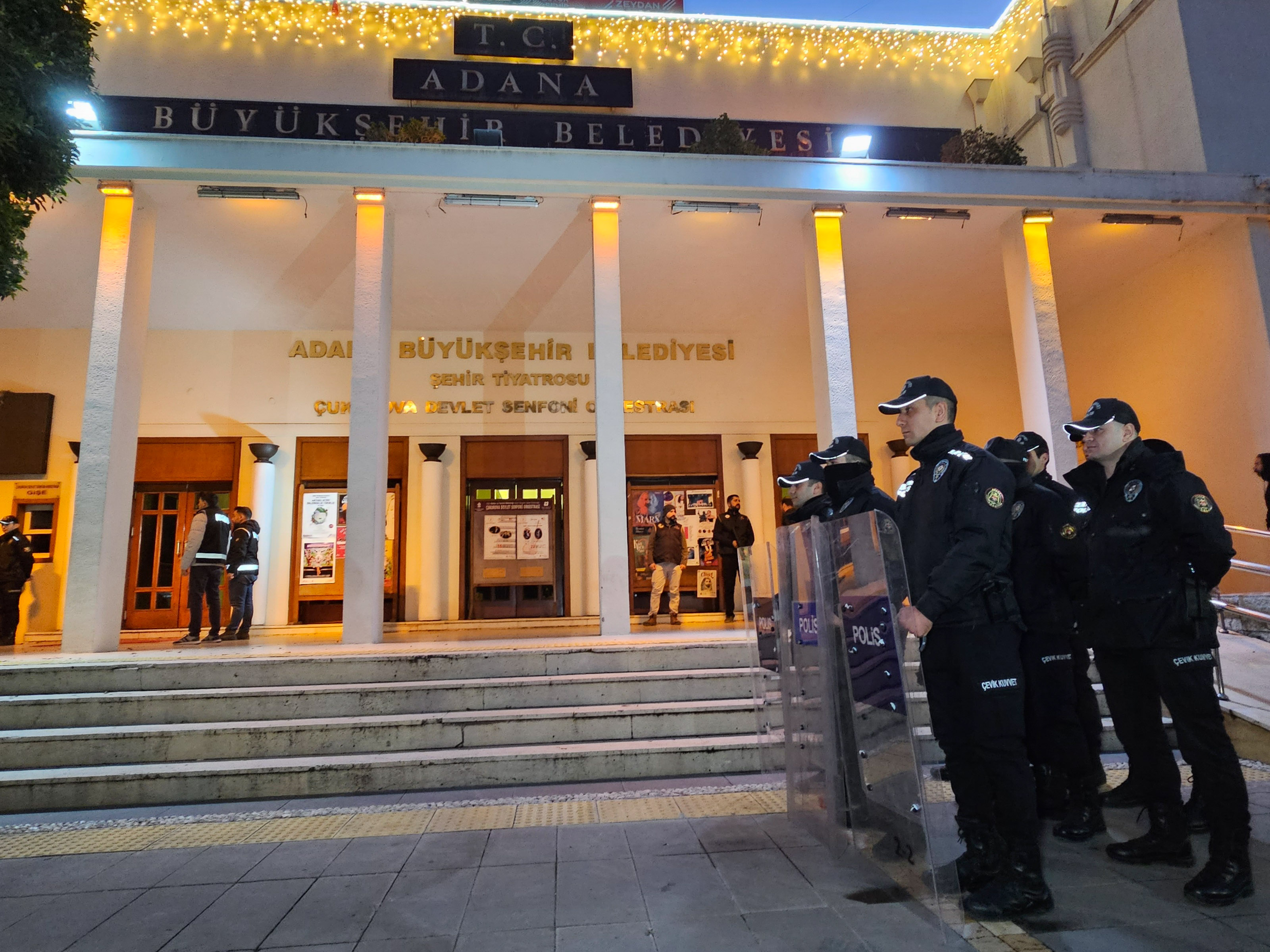 Belediyedeki ihale ve rüşvet soruşturmasında 12 sanık hakkında 7-19 yıl arasında hapis istemi