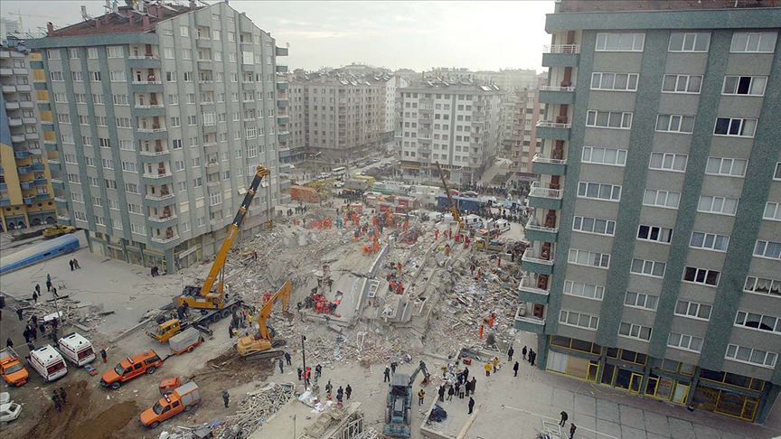 Depremde 37 kişi hayatını kaybetmişti: Zümrüt Apartmanı davası görüldü