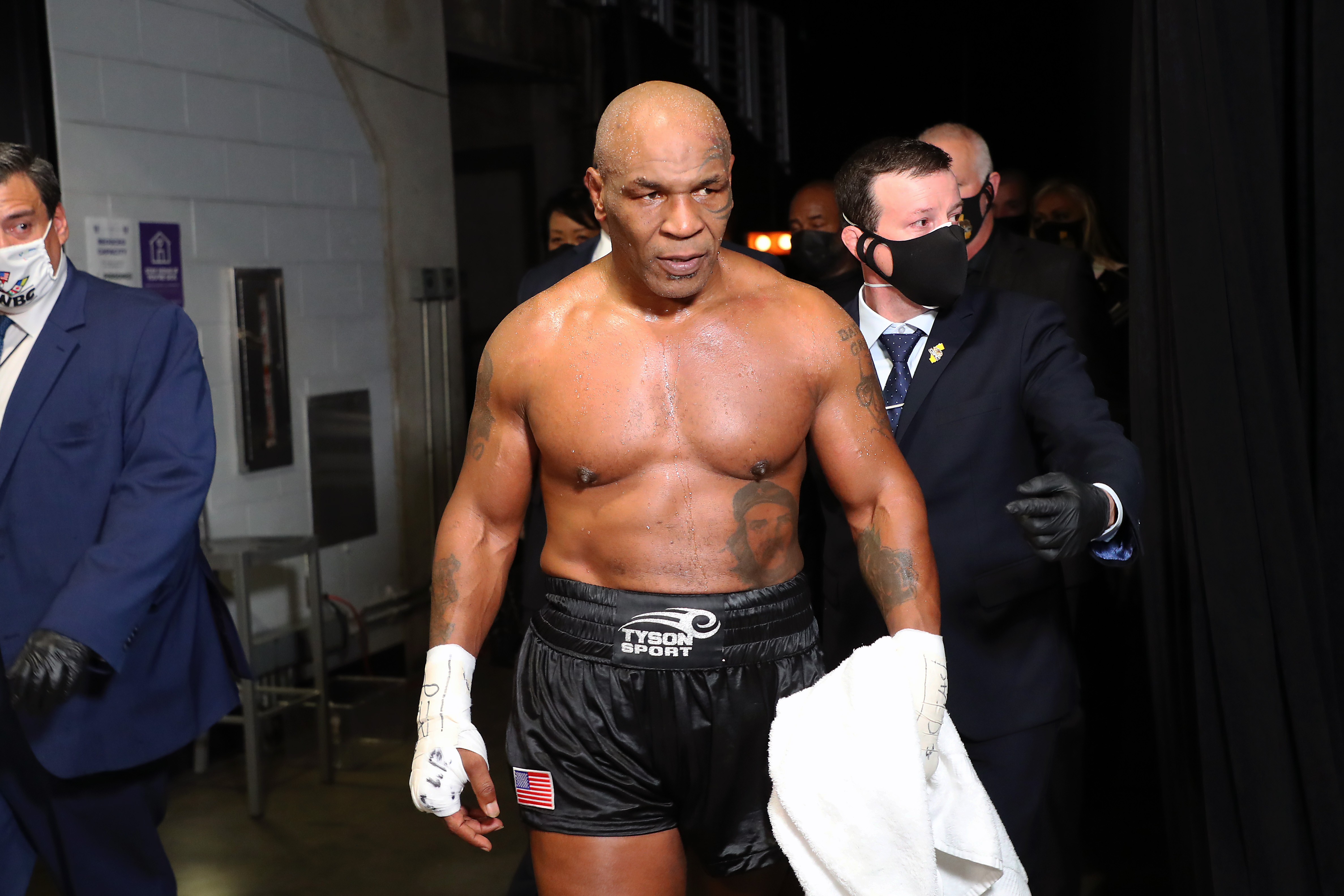 Ünlü boksör Mike Tyson'dan A Milli Takım'a hediye