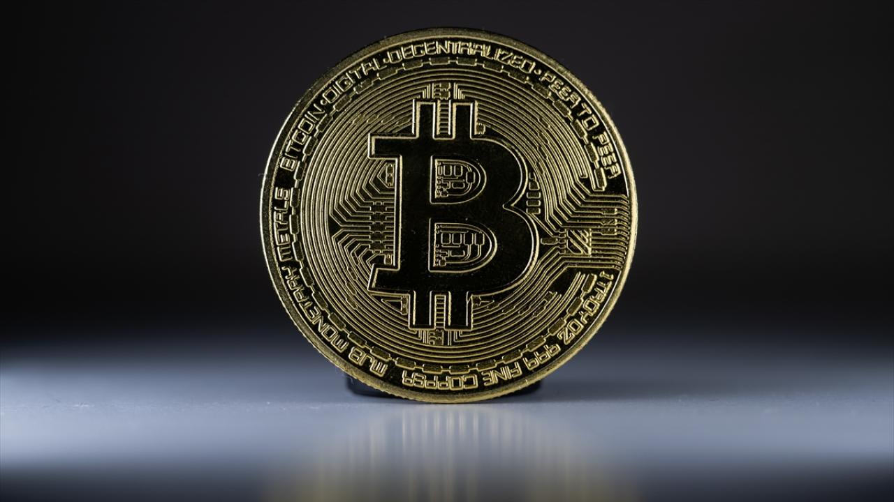 Bitcoin fiyatlarında sert düşüş: 2 ay sonra ilk kez 58 bin doların altına geriledi