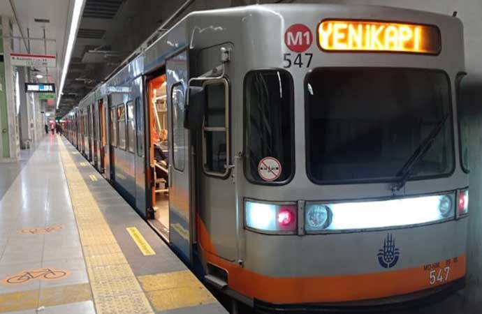 Yenikapı-Kirazlı metrosunda arıza yaşandı: Duraklarda yoğunluk oluştu