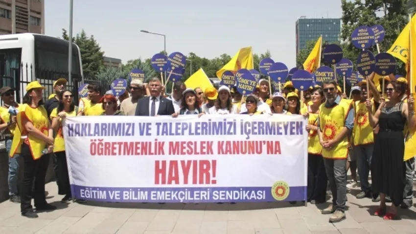 Eğitimciler ’den Öğretmenler, Öğretmenlik Meslek Kanunu'na tepki: KHK rejiminin devamı