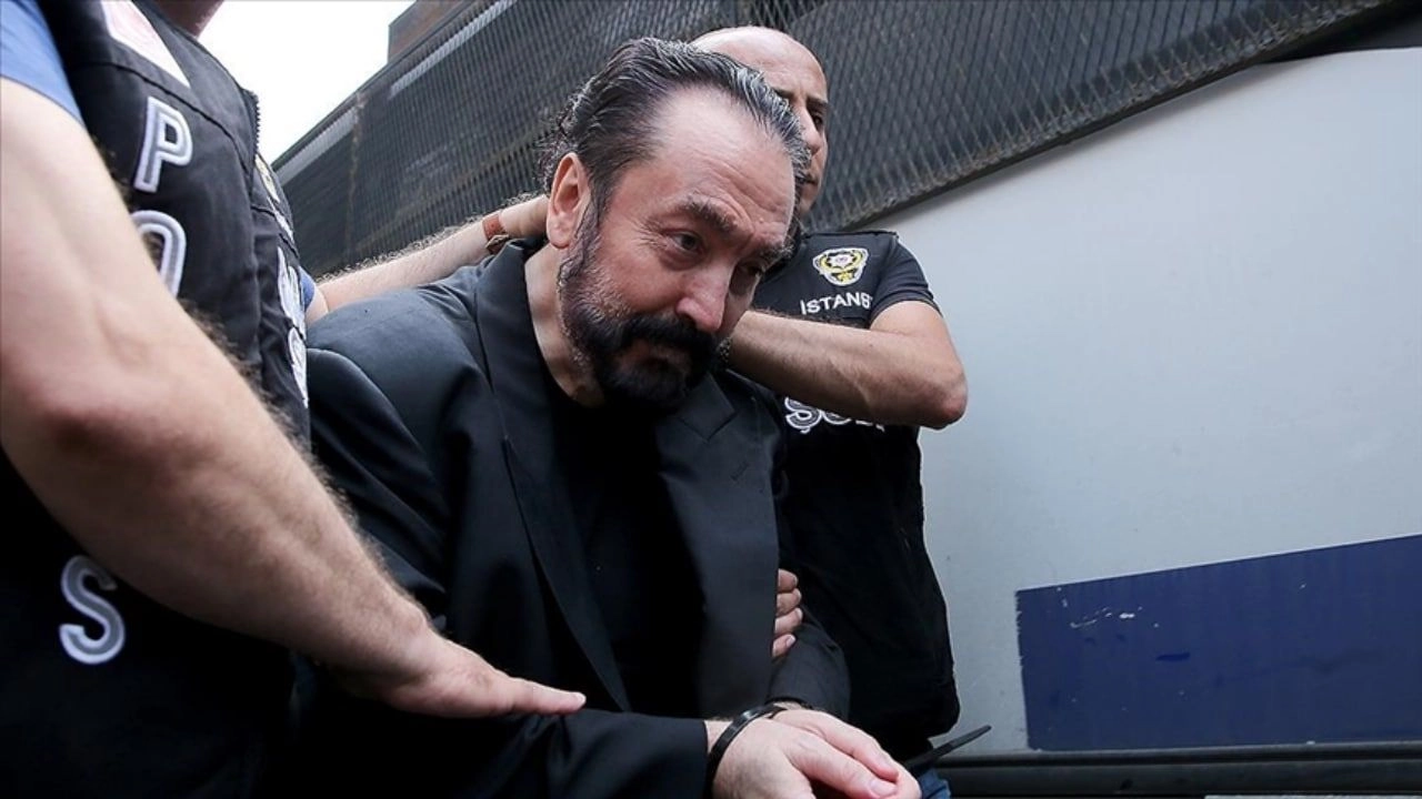 Adnan Oktar, lehine paylaşımlar yapan hesapların kapatılmasını istedi