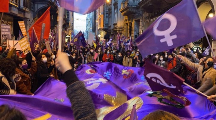 Kadınlar, 8 Mart’ta Taksim’de: ‘Haydi sen de gel’