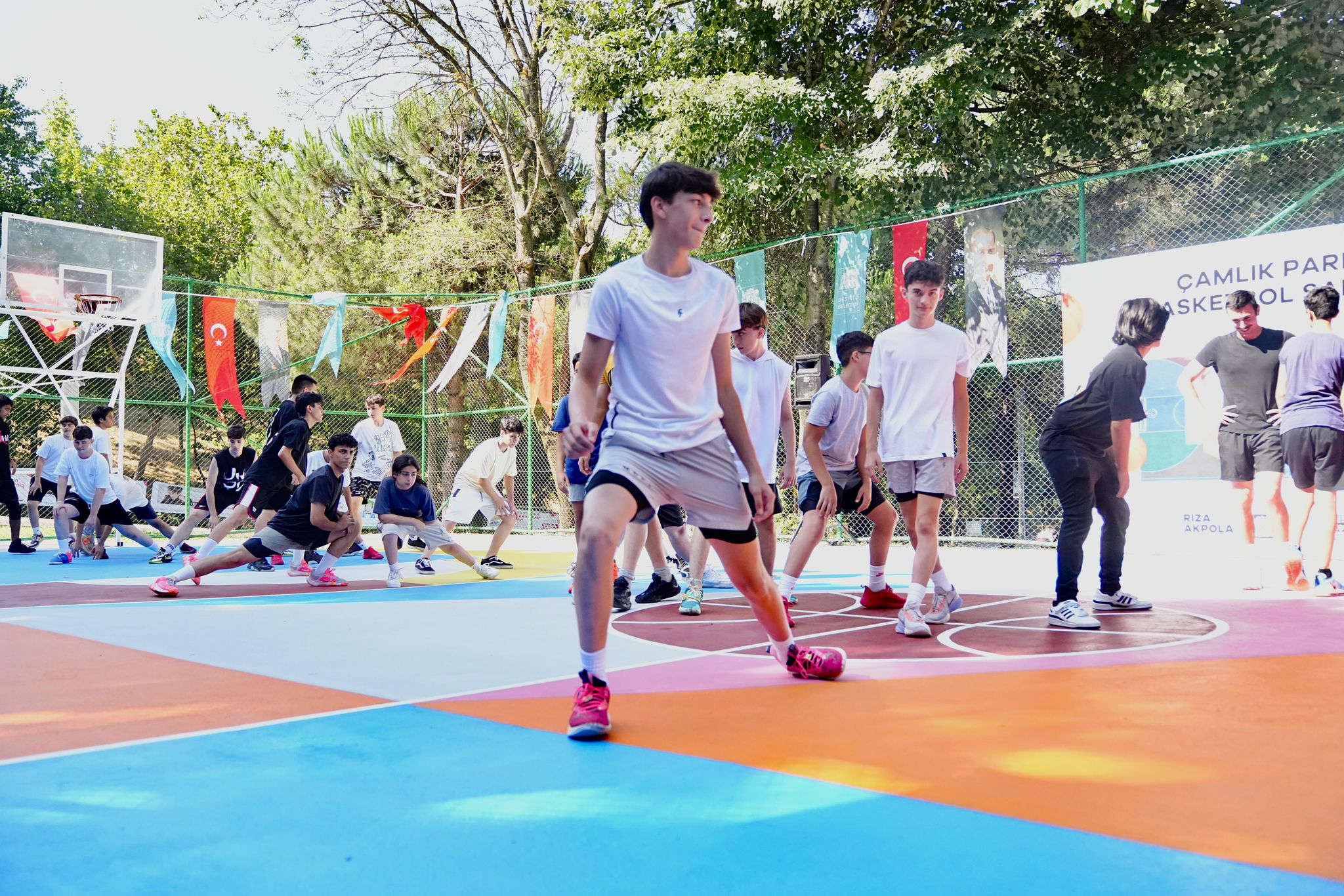 Beşiktaş Çamlık Parkı’ndaki basketbol sahası yenilendi
