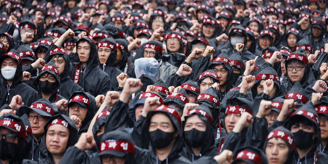 Güney Kore'de binlerce Samsung çalışanı 3 günlük grevde