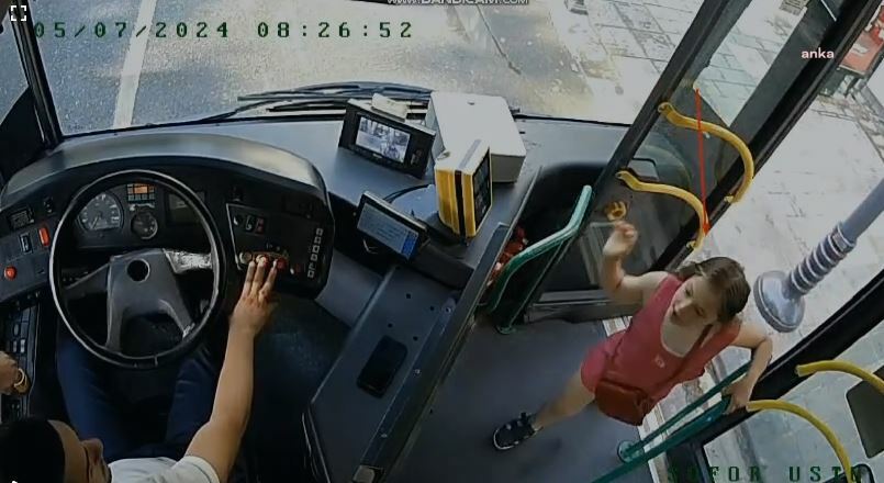 Kaybolan down sendromlu çocuk, İETT sürücüsünün dikkati sayesinde bulundu