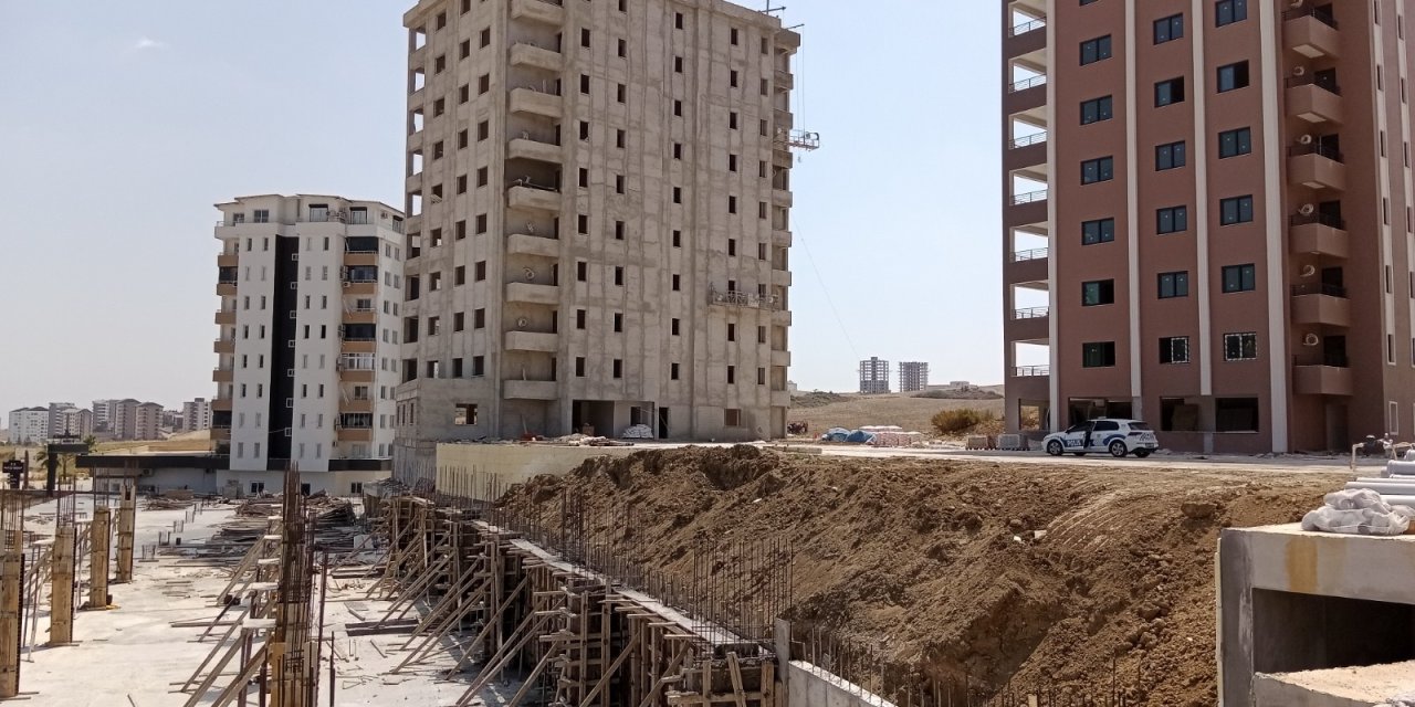 Adana'da inşaat işçisi yüksekten düşerek hayatını kaybetti