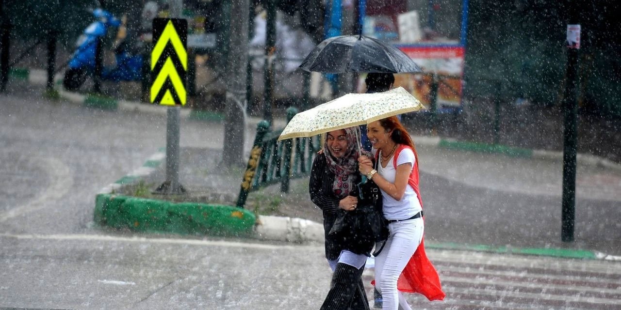 Meteoroloji'den 5 il için gök gürültülü sağanak uyarısı: Saatlerce yağmur yağacak!