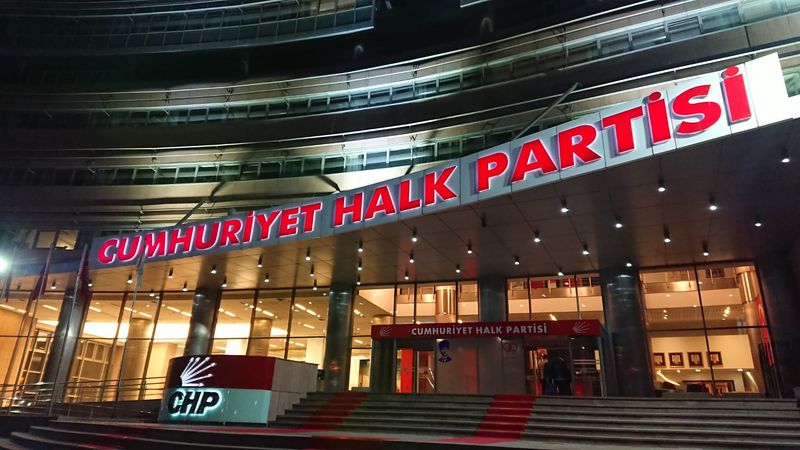CHP’de tüzük kurultayı: Milletvekilleri ve belediye başkanlarına dönem sınırı geliyor