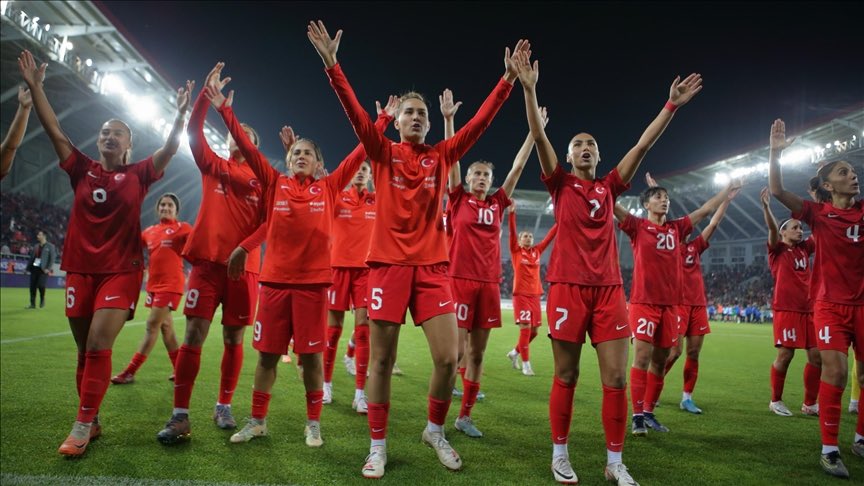 Kadın futbolunda büyük başarı; final kapısı aralandı