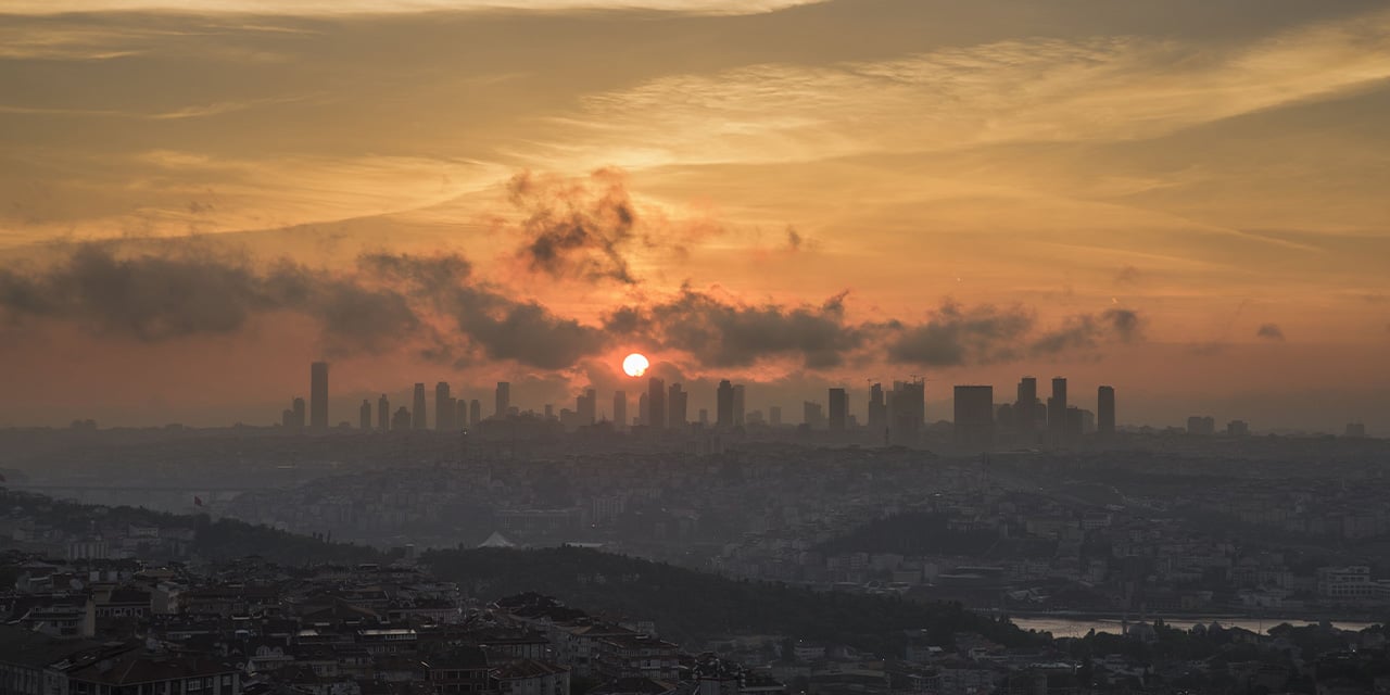 Sıcak hava dalgası İstanbul'u vurdu: AKOM açıkladı; Güney sahilleri tehlike çemberinde!
