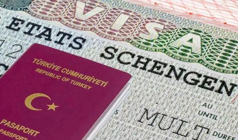 Bakan Bolat açıkladı: Schengen'de yaşanan krize karşı adım, Fast track vize