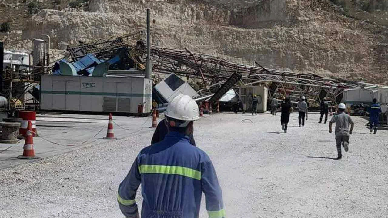 Gabar Dağı'nda petrol arama sahasında sondaj kulesi devrildi: Enkaz altındaki üç işçiden ikisi kurtarıldı