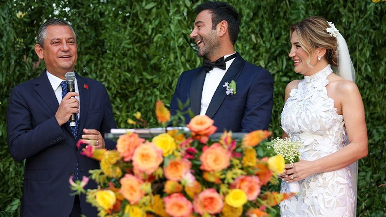 CHP'de düğün gecesi: İmamoğlu nikahı kıydı, Özel de şahitlik etti