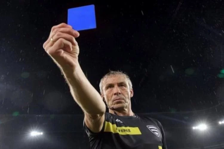 FIFA, mavi kart projesini çöpe attı: Kırmızı kart var!