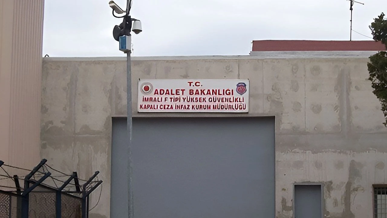 Abdullah Öcalan’a yeni bir 3 aylık aile görüş yasağı getirildi