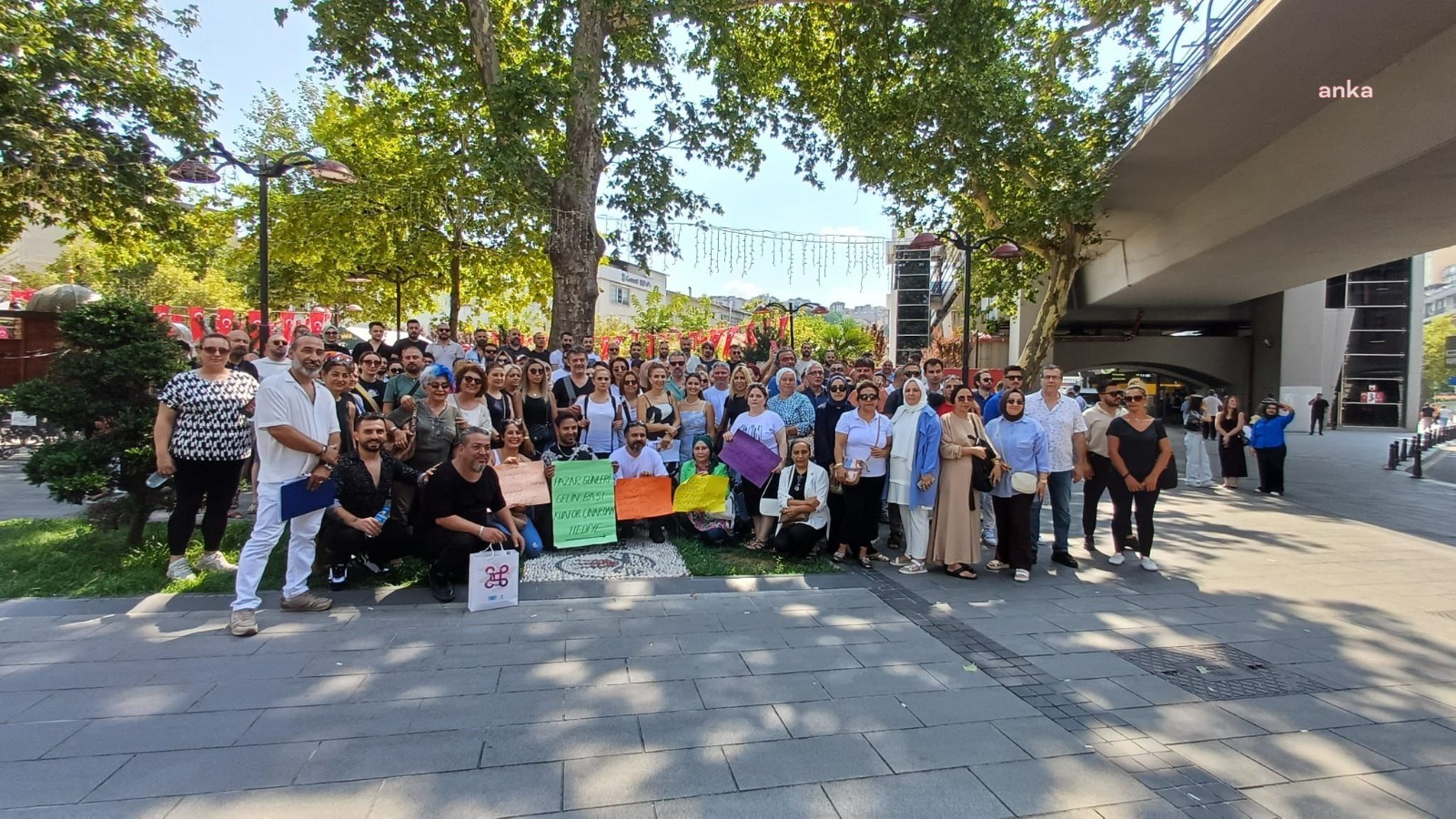 Kuaförlerden pazar günleri işletmelerinin kapatılmasına tepki