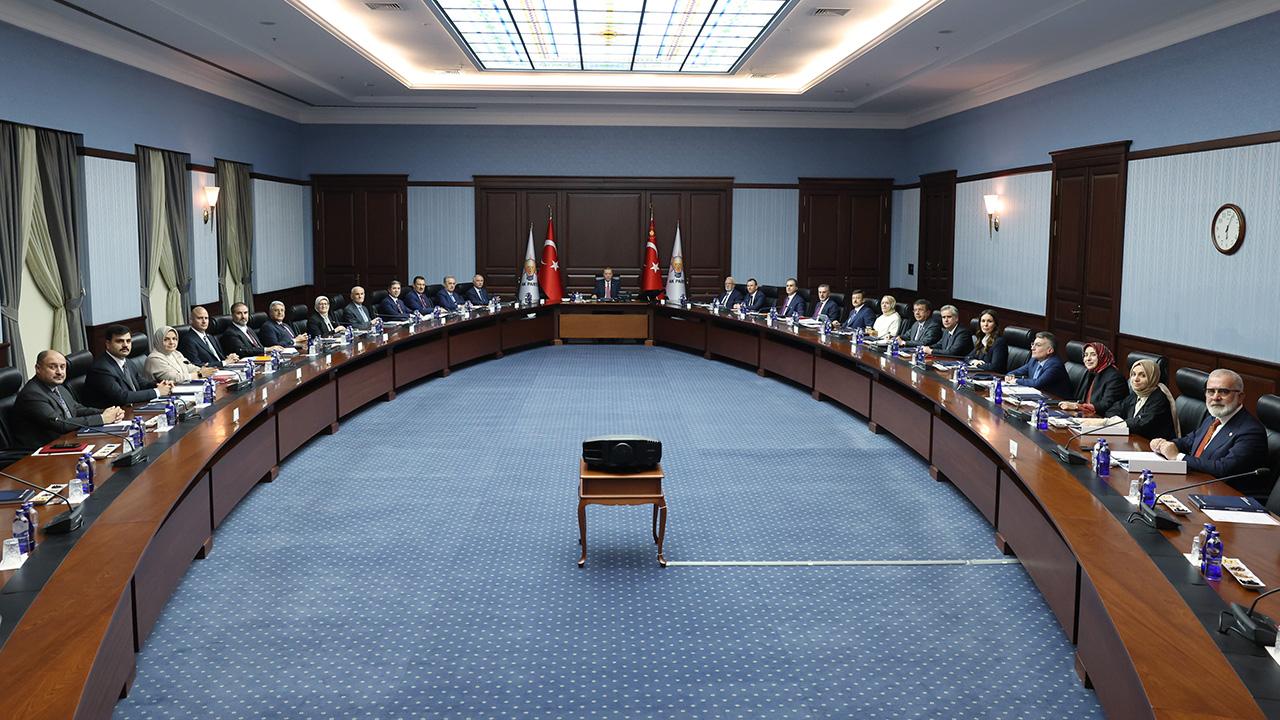 AKP MKYK toplantısı başladı
