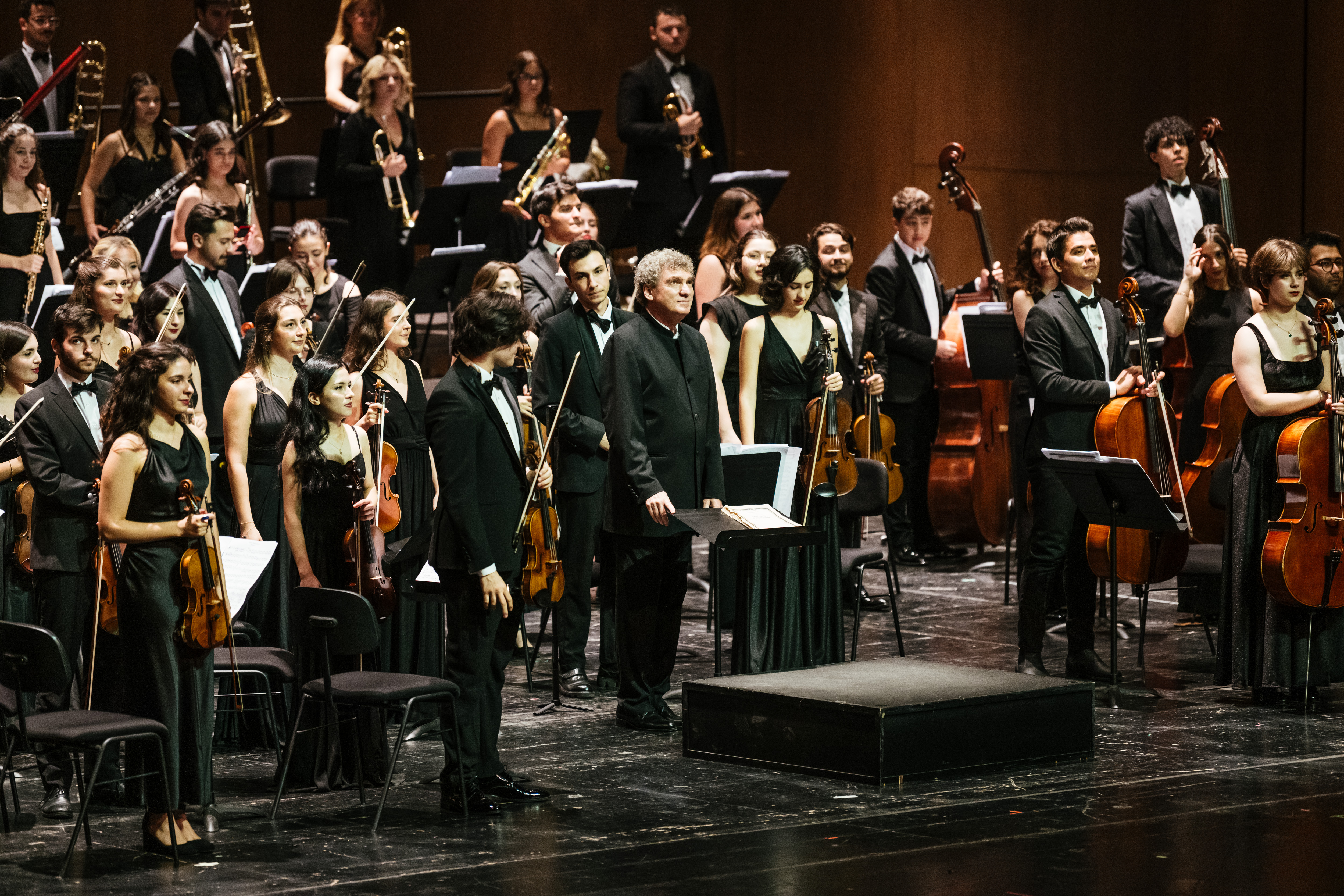 Türkiye Gençlik Filarmoni Orkestrası AKM’de müzikseverlerle buluştu