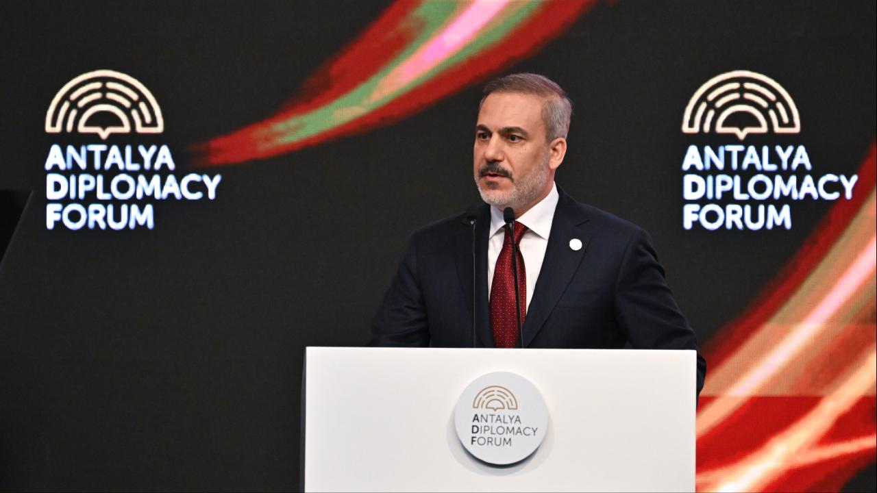 Hakan Fidan'ın Antalya Diplomasi Forumu'ndaki konuşmasına Namık Tan'dan tepki
