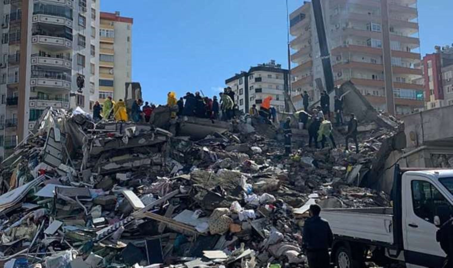 Depremde 64 kişi hayatını kaybetmişti: Binayı yapan şirket hisselerini devretti