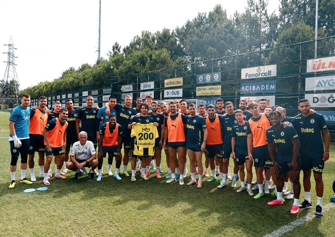 Fenerbahçe’den Ferdi Kadıoğlu’na özel forma
