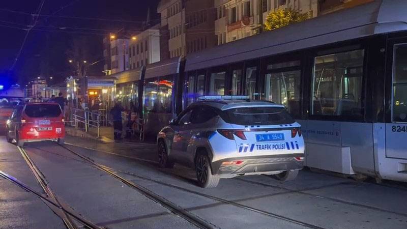 İstanbul'da tramvay yoluna düşen kişi hayatını kaybetti