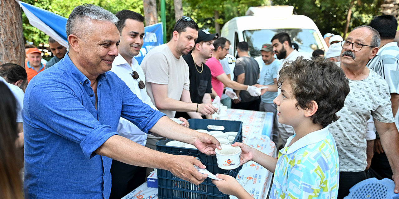 Muratpaşa Belediyesi'nden 2 bin 500 kişilik aşure