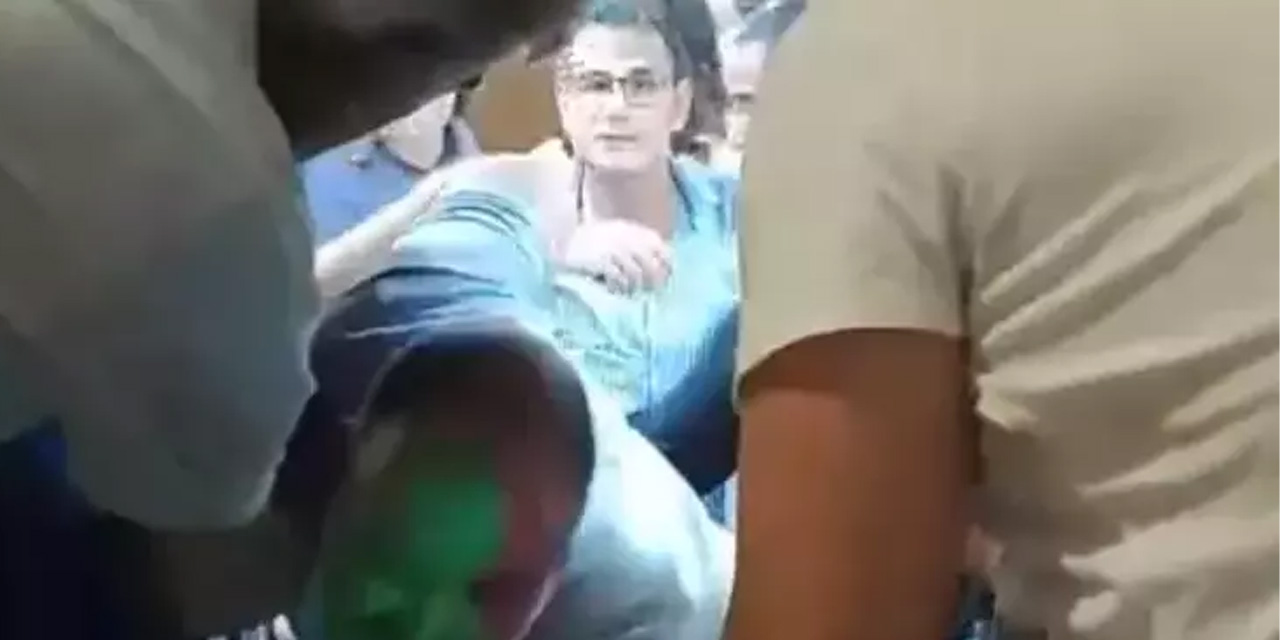 Asansörde mahsur kalan vatandaşları itfaiye kurtardı