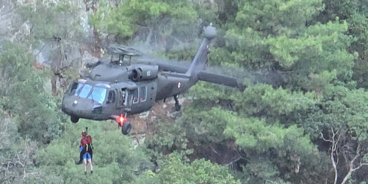 Kaz Dağları'nda mahsur kalan 10 kişi helikopterle kurtarıldı