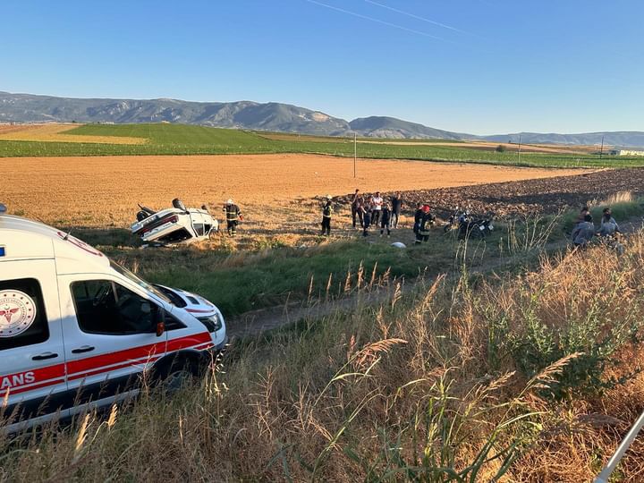 Çorum'da otomobil takla attı: Anne hayatını kaybetti, kızı ağır yaralı