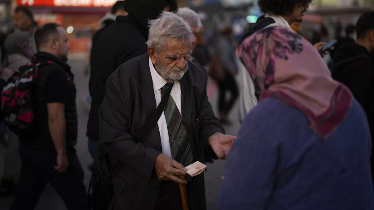 CHP, Meclis'e ‘Emekli Kart’ için yasa teklifinde bulundu