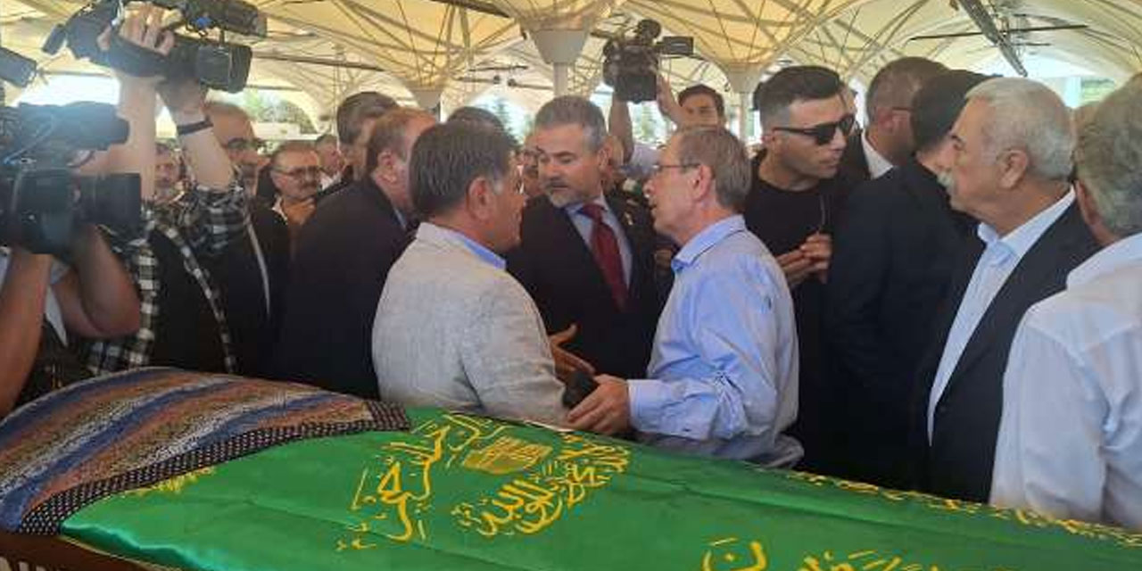 Abdüllatif Şener’in oğlunun öldürdüğü anneanne Leyla Çetiner toprağa verildi