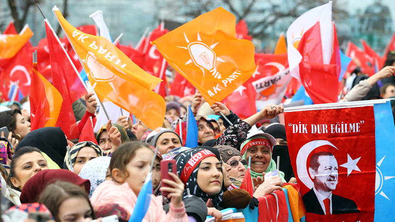 AKP içindeki sosyolojik değişim: “Modern muhafazakarlar” ülke gidişatından rahatsız