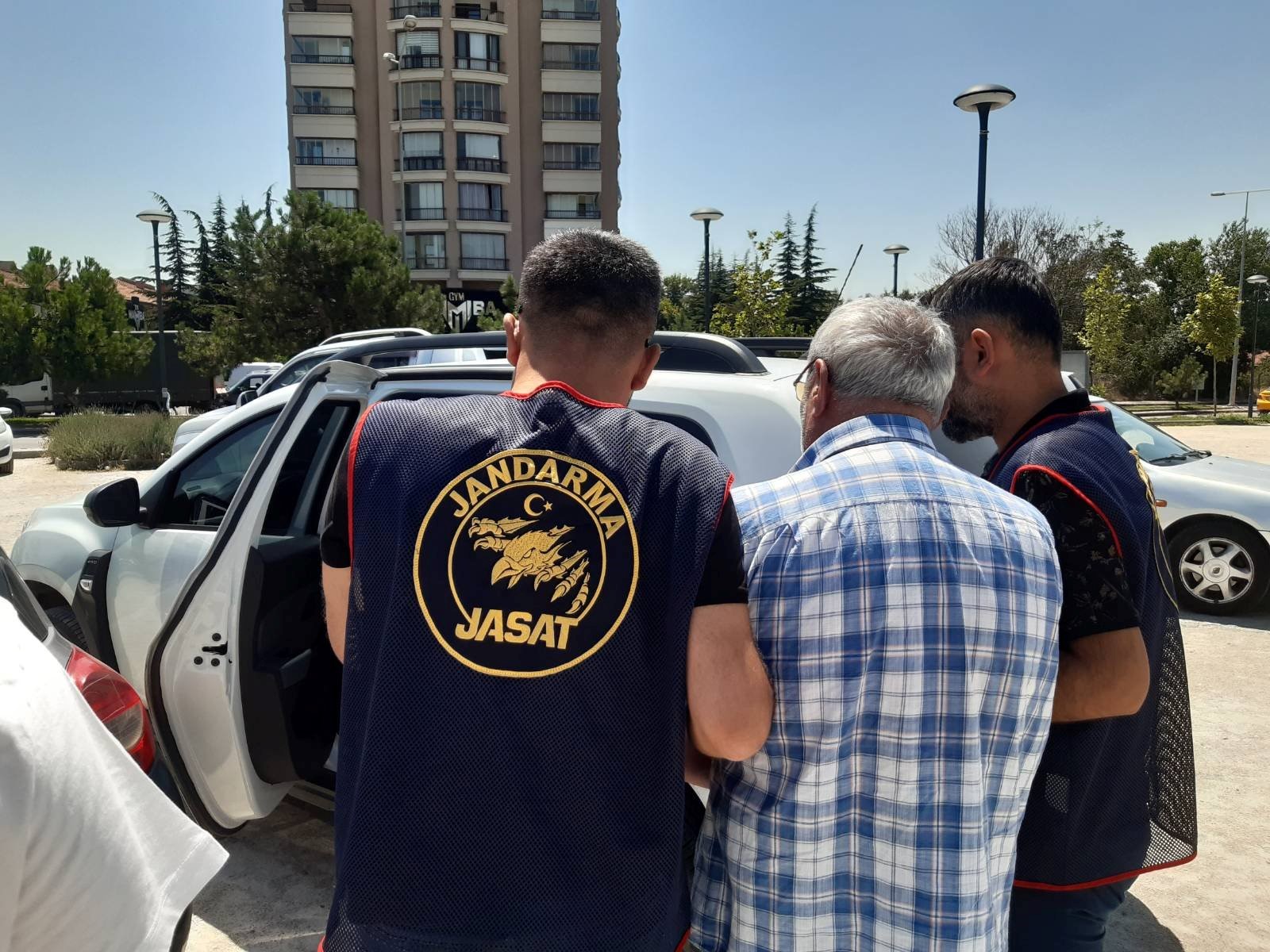 Ankara'da 4 çocuğa cinsel istismardan aranan şahıs yakalandı